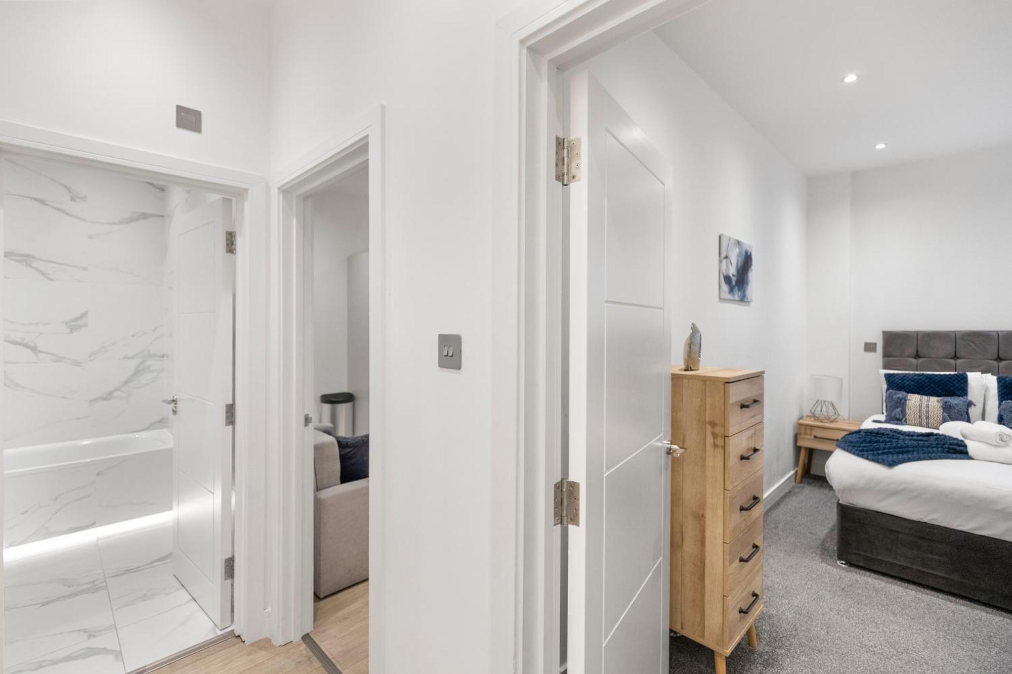 Welcoming And Spacious Apartment- Excellent Location Londra