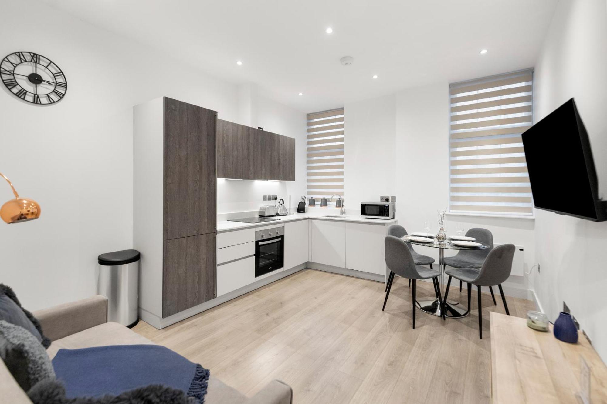 Welcoming And Spacious Apartment- Excellent Location Apartament Londra
