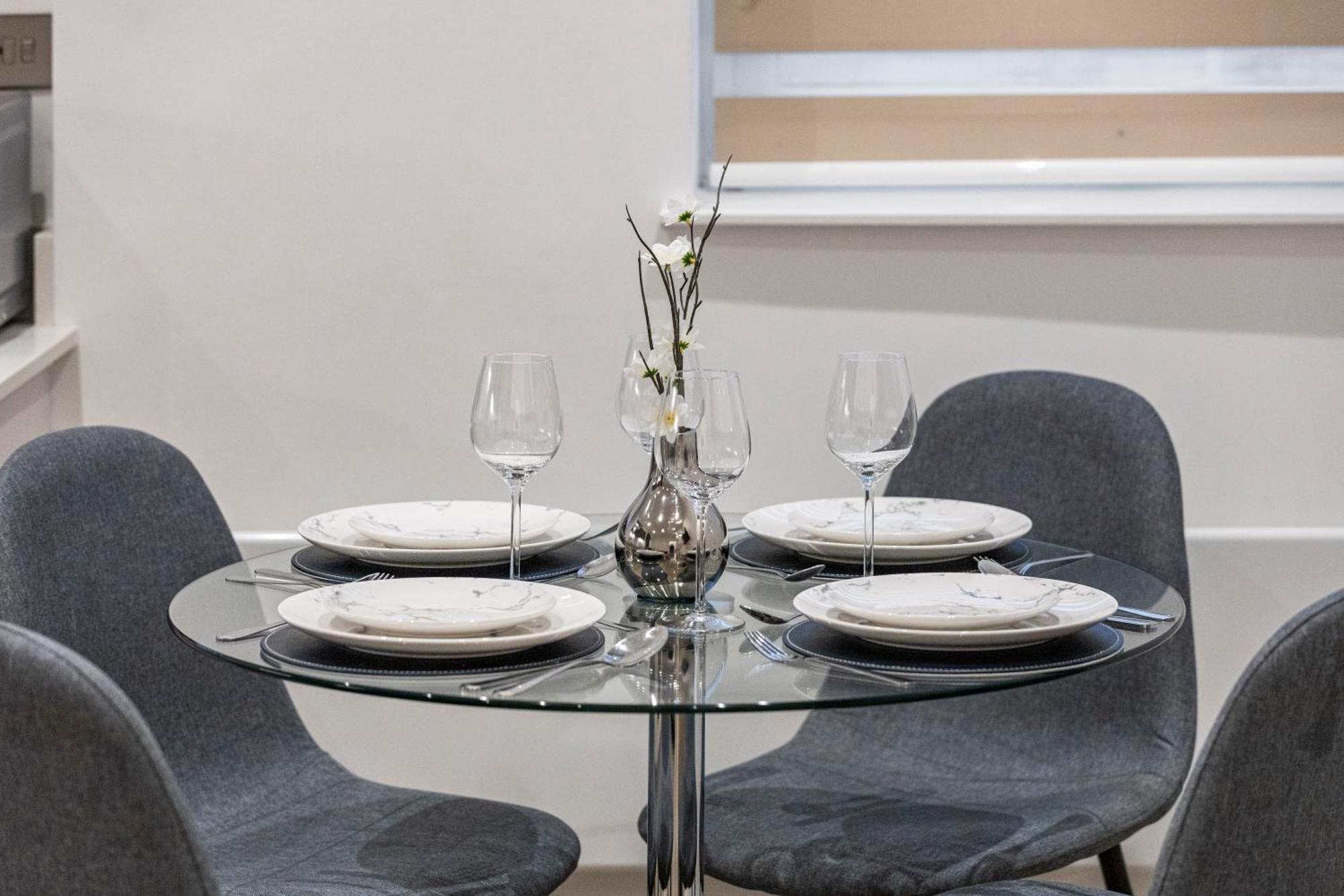 Welcoming And Spacious Apartment- Excellent Location * Londra