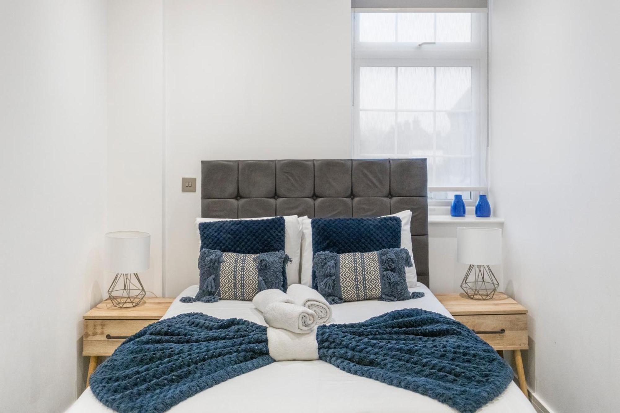 Welcoming And Spacious Apartment- Excellent Location Apartament Londra